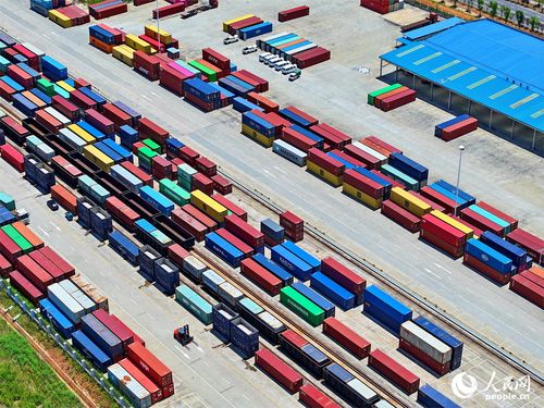 南昌國際陸港 外貿(mào)班列穿梭不息 贛鄱大地開放脈動(dòng)強(qiáng)勁